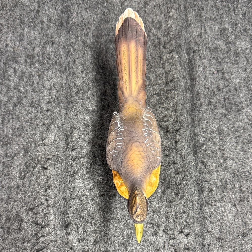 Lefton Ceramic Bird Figurine with Brown and Gray Plumage - Picture 6 of 14